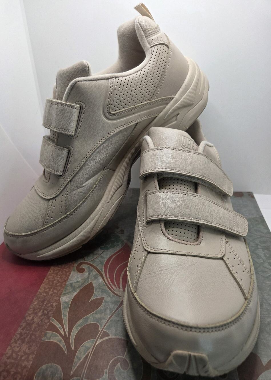 Drew Jimmy 44935-32 Mens 12 Beige Leather Sneaker Easy Casual Shoes Hook & Loop